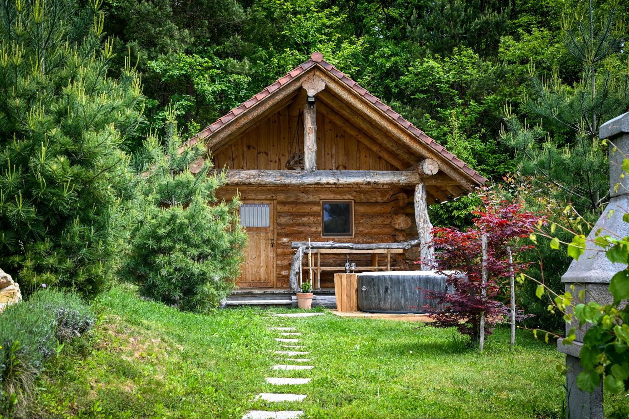 Hut At The Forest Male Brusnice Экстерьер фото